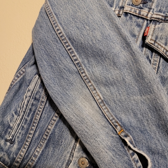 Vintage Levi's 80's Trucker Jacket - Picture 9 of 16